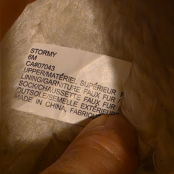 Beach by Matisse Storm Faux Fur Lining Mule, Ivory | Size 6 - Picture 9 of 10